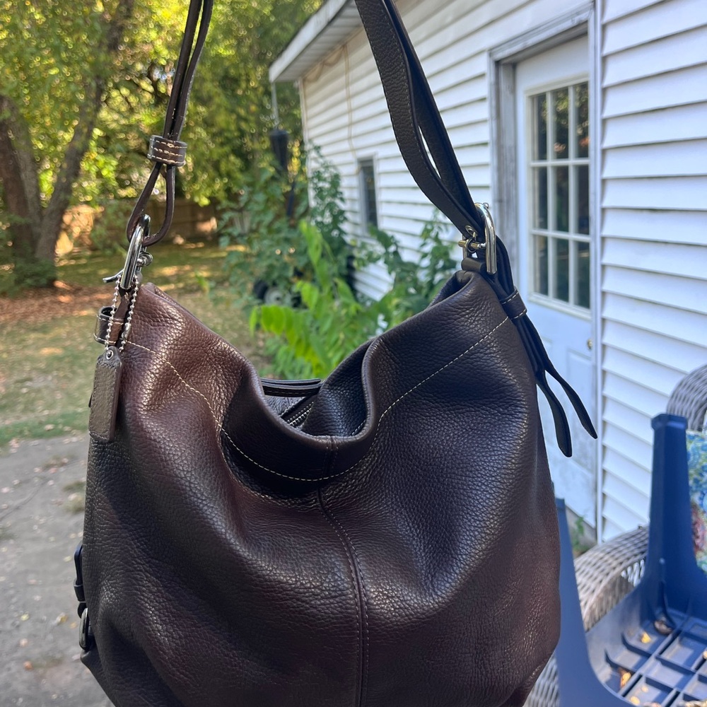 Elegant Brown Coach Leather Shoulder Bag
